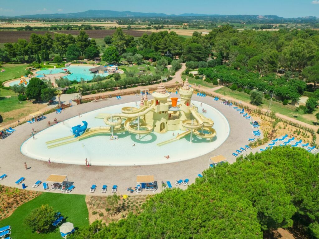 Het waterpark van camping le capanne in toscane