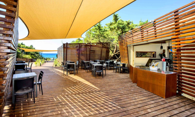Camping Village Rochette Toscane terrasje