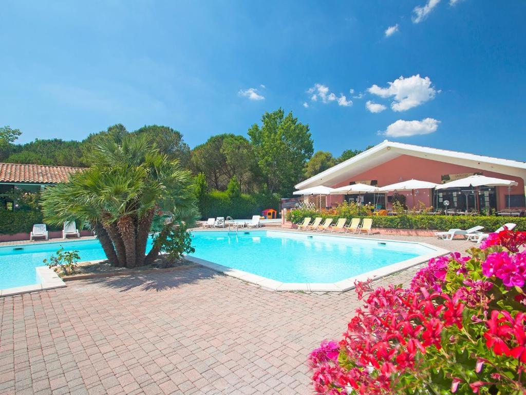 camping il gineprino in marina di bibboba zwembad