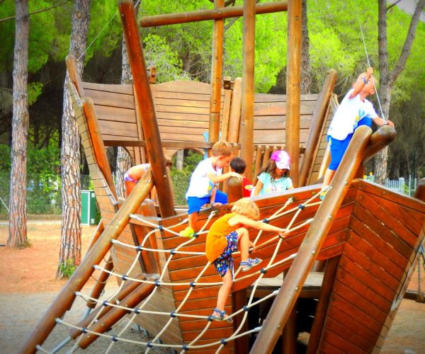 Camping Baia azzurra speeltuin