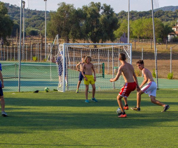Camping Gitavillage Talamone Toscane voetbalveld