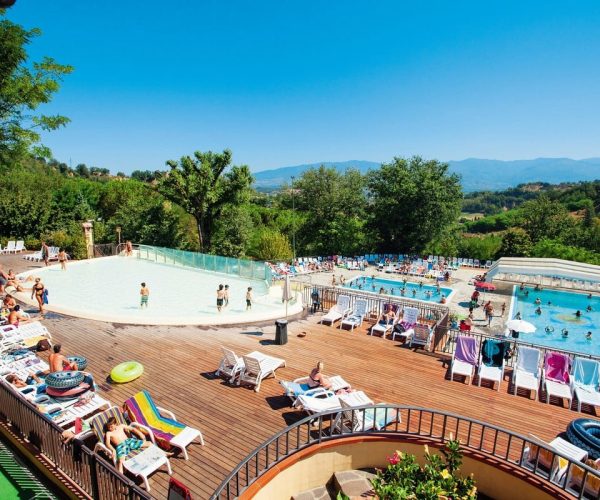 Zwembaden op Camping Hu Norcenni Girasole Village in Toscane