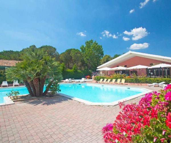 camping il gineprino in marina di bibboba zwembad