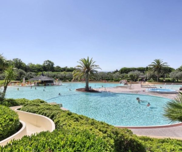 Camping Le Capanne Toscane zwembad met glijbaan