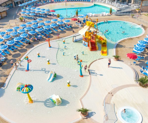 Spraypark op camping village baia azzura in toscane