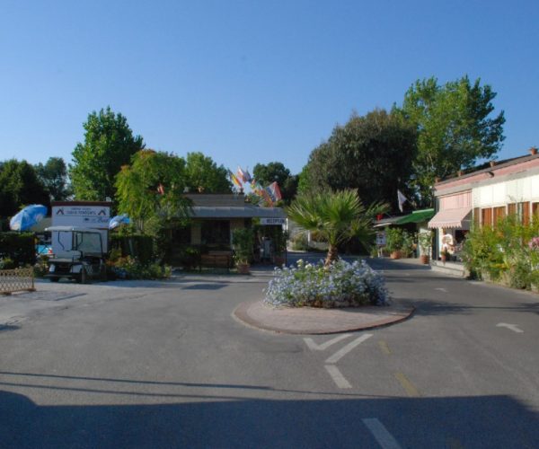 Camping village torre pendente toscane ingang