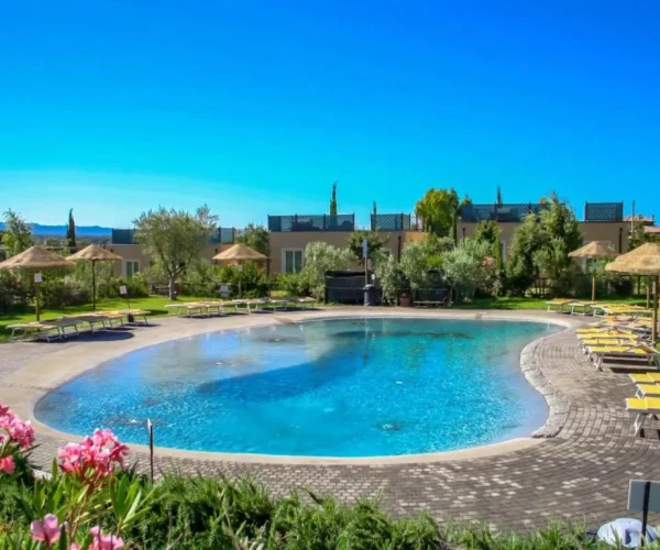 toscana biovillage in cecina zwembad